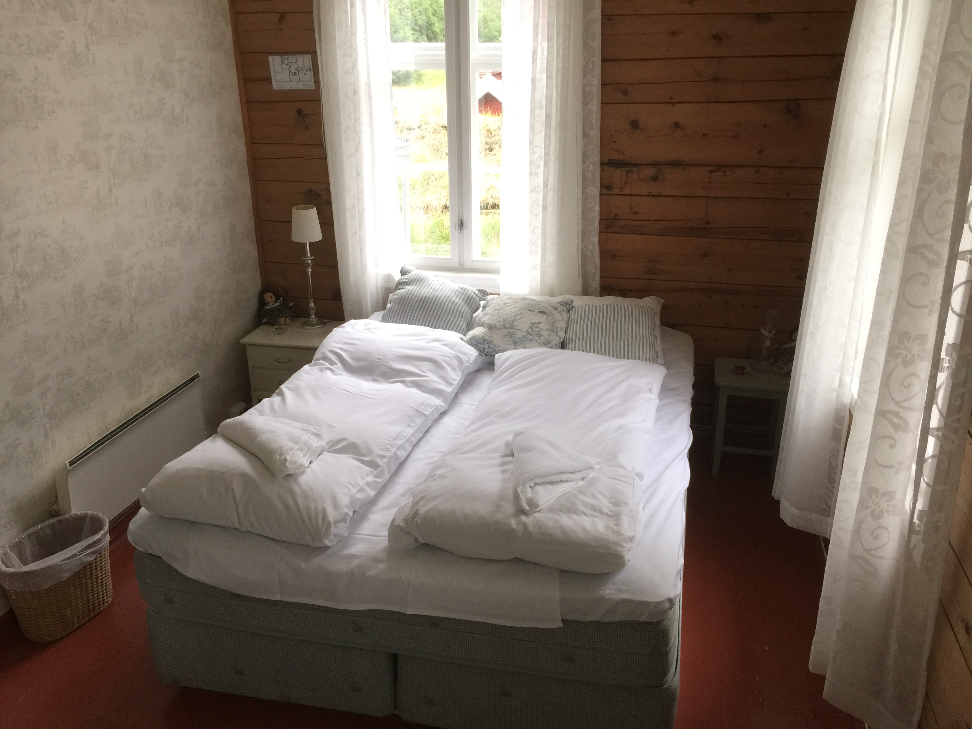 2 bed room